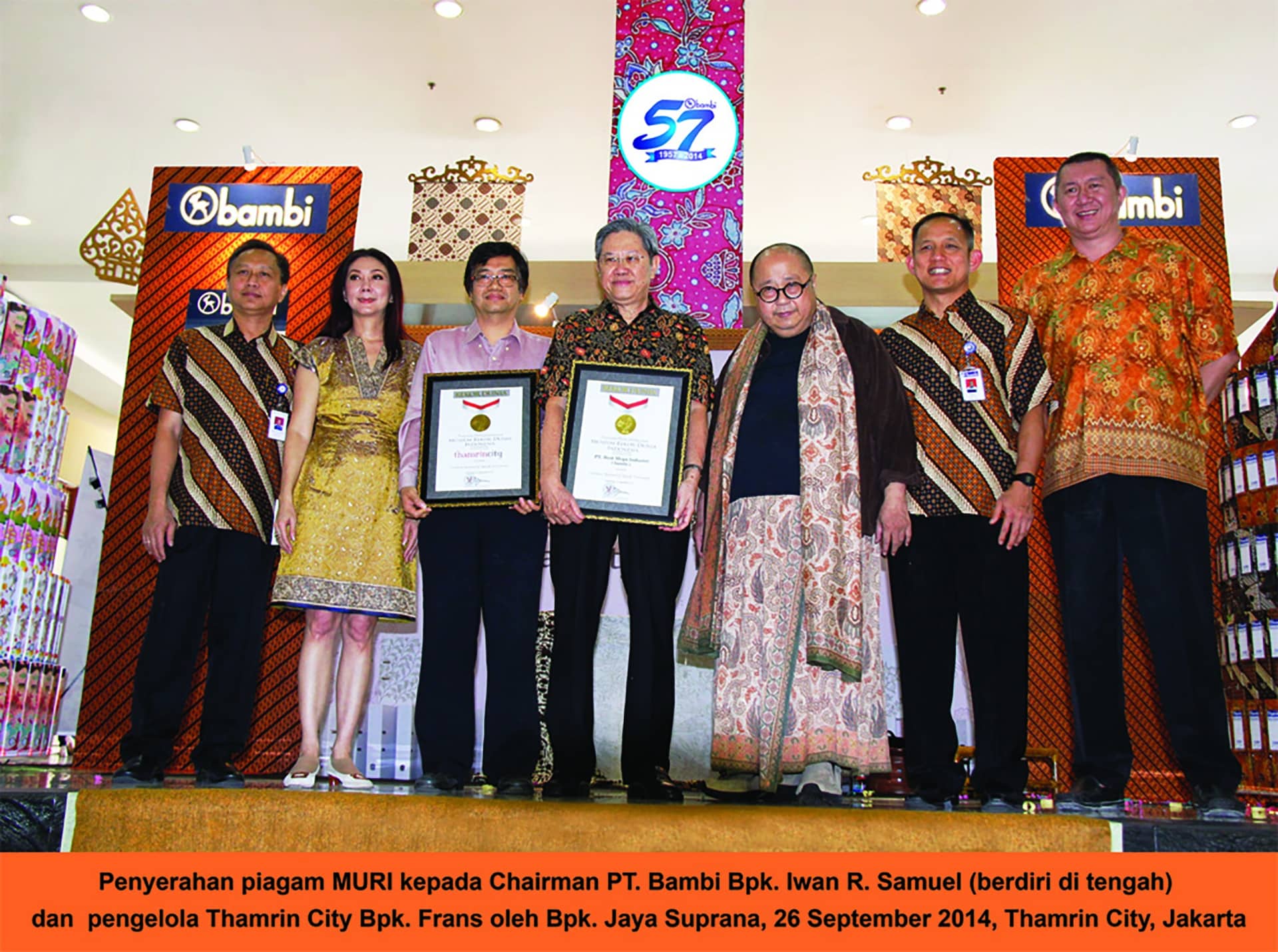 Rekor Muri “Ordner Bermotif Batik Pertama”  di Ulang Tahun Bambi ke 57 Tahun